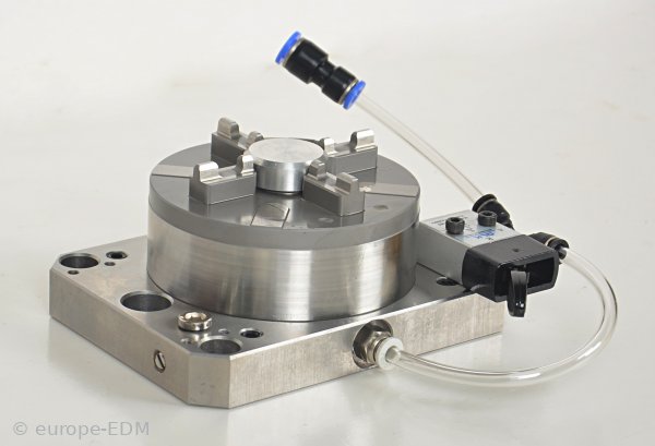 Pneum. Spannfutter Ø100 mit Z-Cleaning